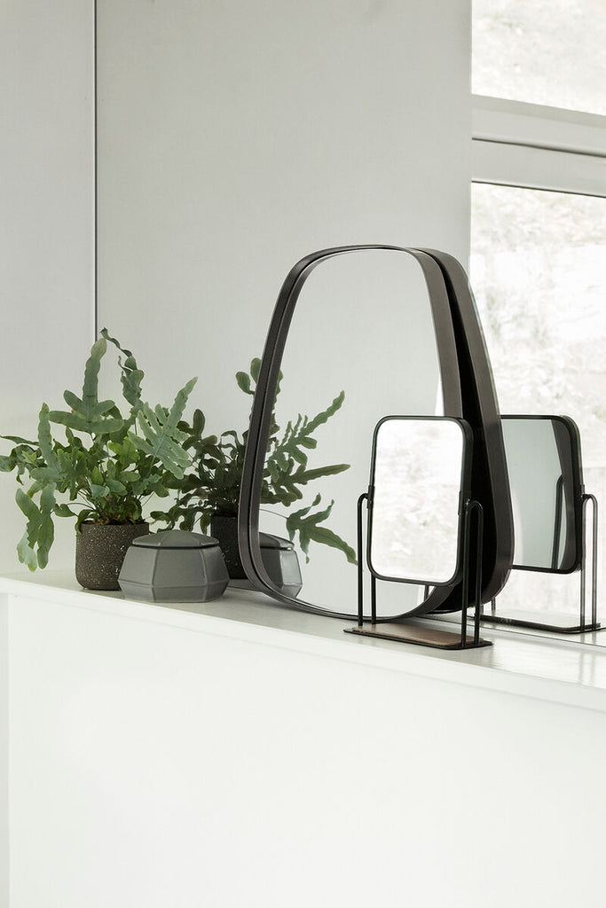 Home by Lily Oostende Hübisch decoratie inrichting badkamer accessoires spiegel